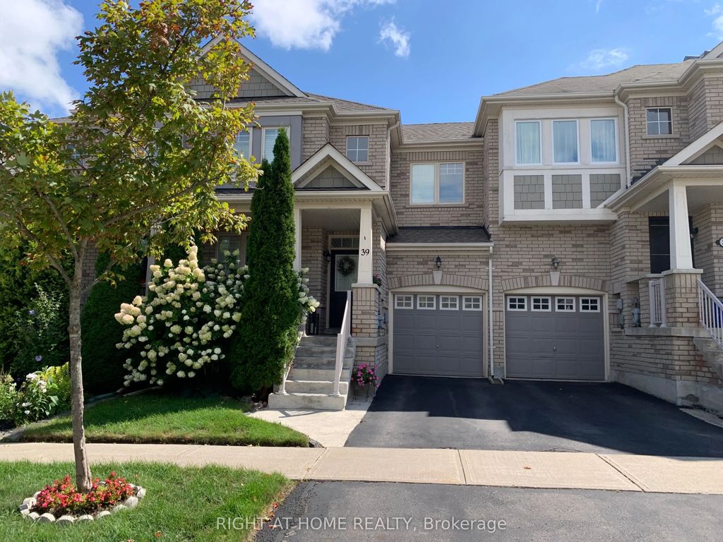 39 Pexton Avenue, Richmond Hill
