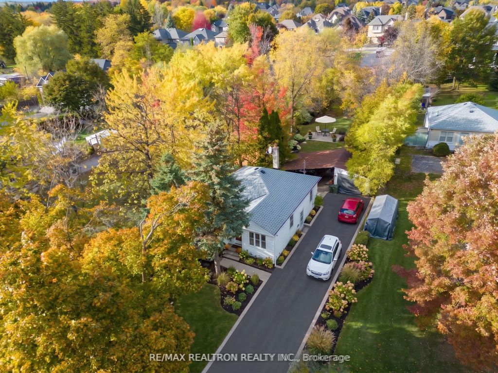 162 Weldrick Road W, Richmond Hill