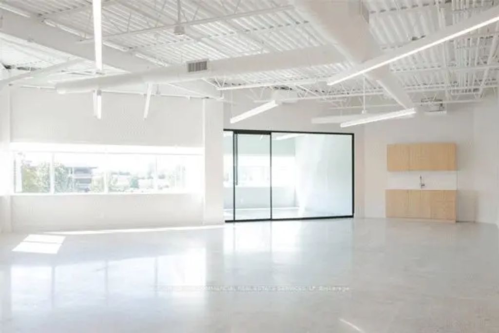 145 Renfrew Drive 206, Markham