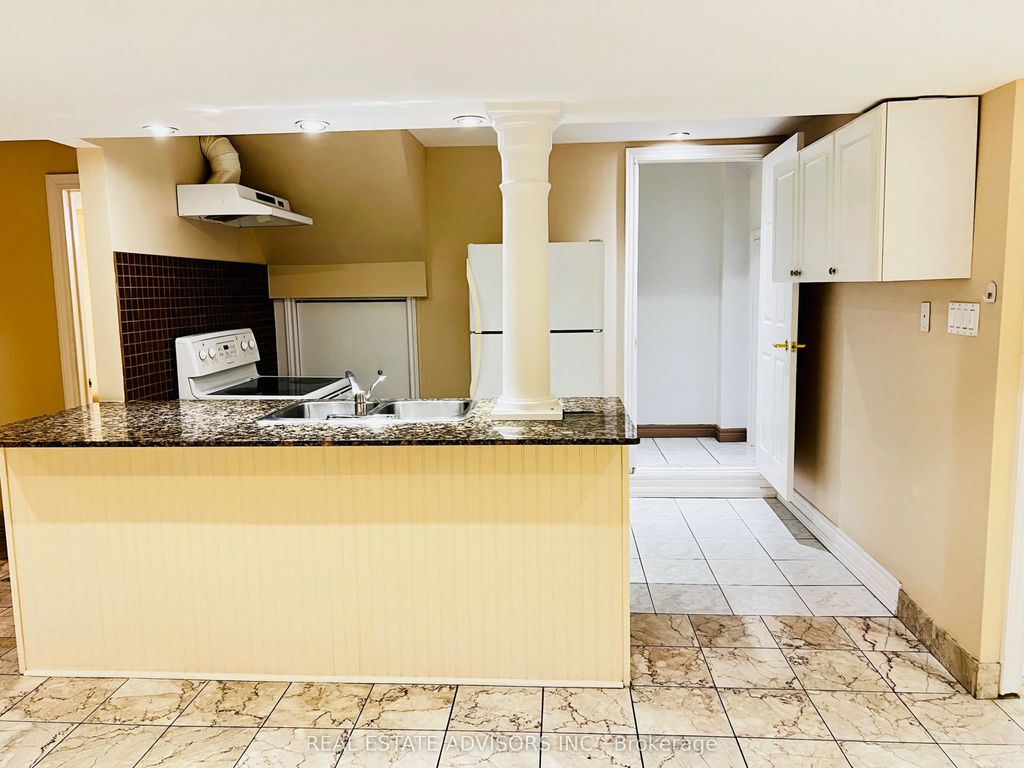 2 Adam Ernst Basement Court, Vaughan