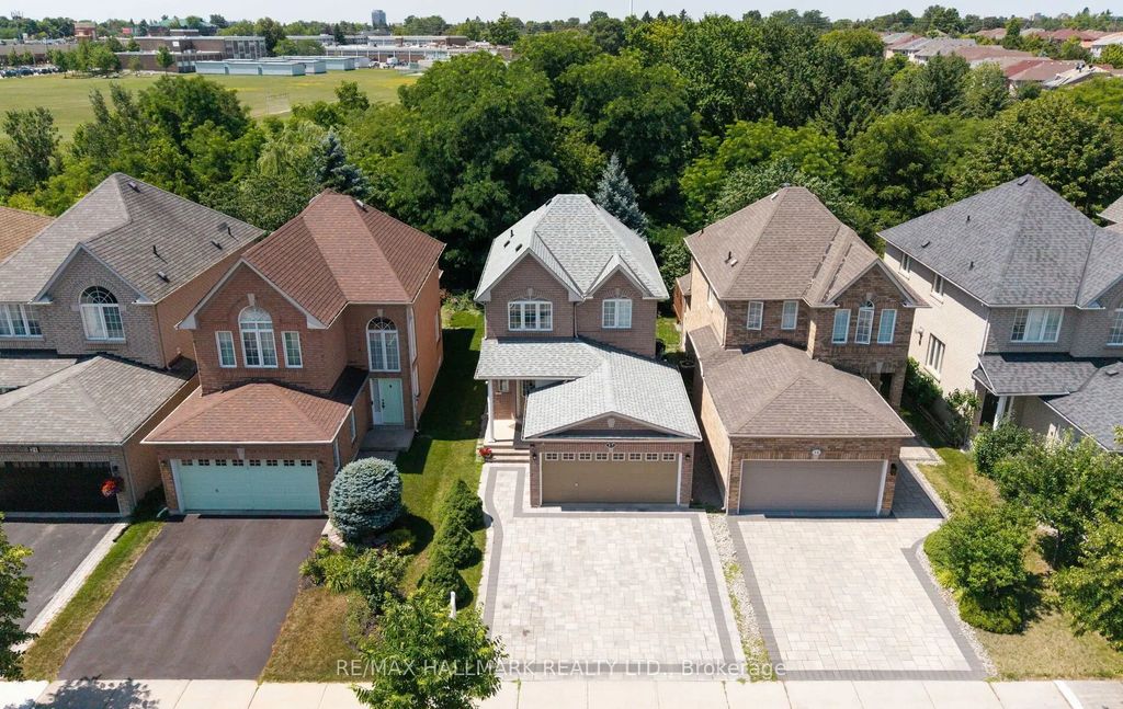 17 Rushingbrook Drive, Richmond Hill