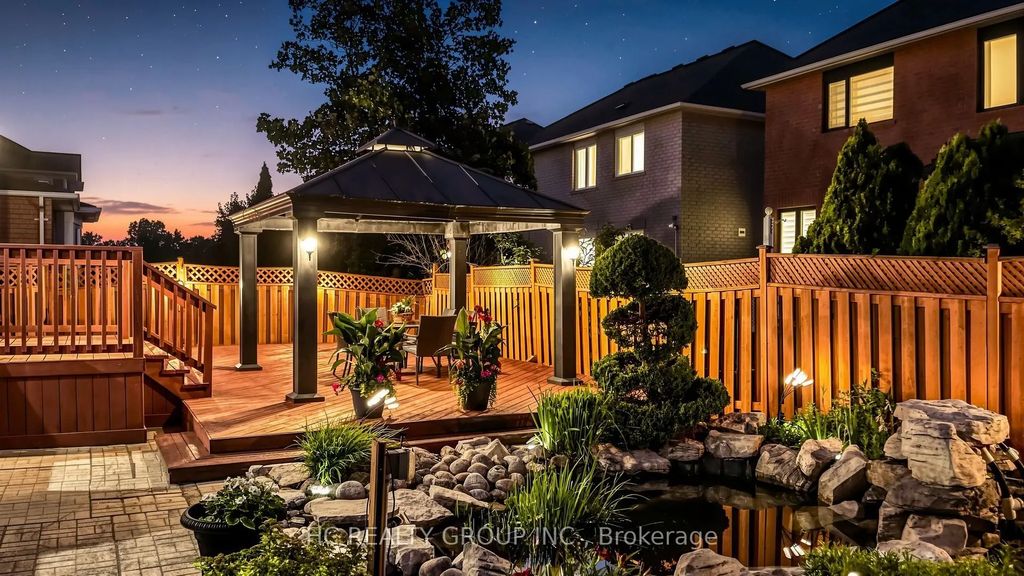 18 Saxony Drive, Markham