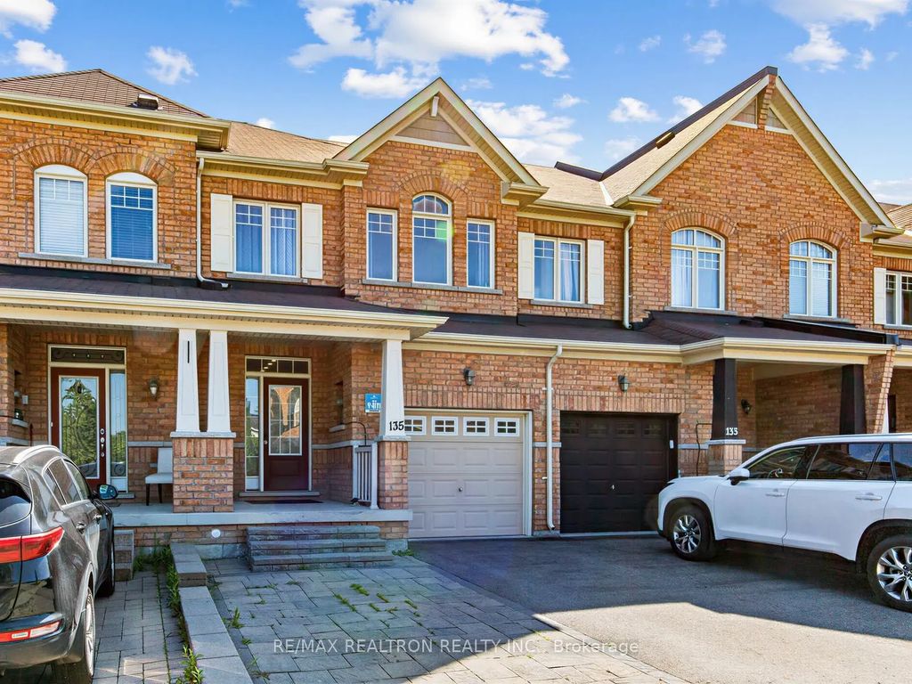 135 Windrow Street, Richmond Hill