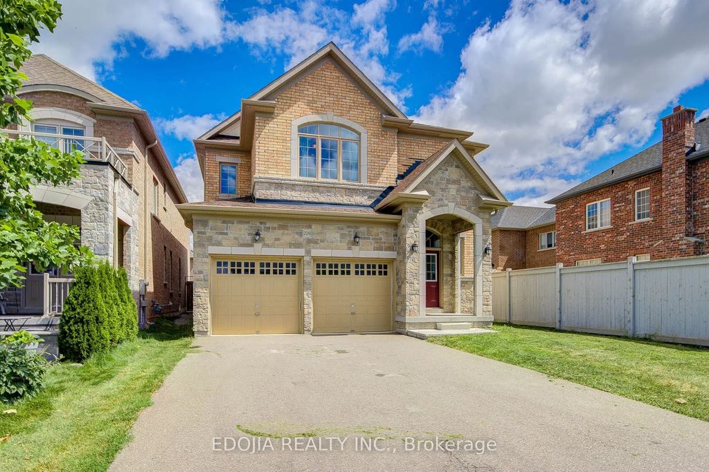 226 Gibson Circle, Bradford West Gwillimbury