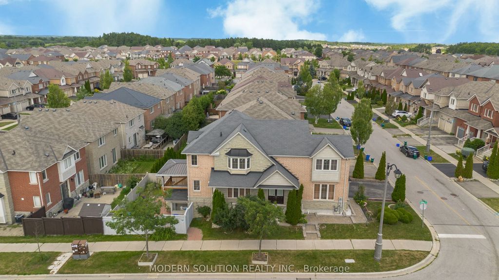 4 Overhold Crescent, Richmond Hill