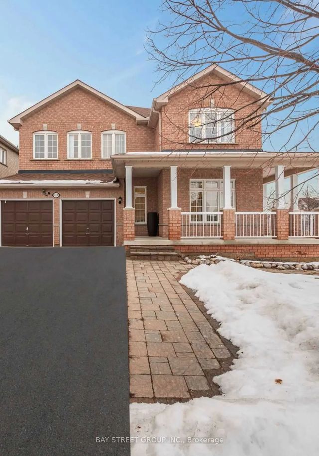 384 Spruce Grove Crescent, Newmarket