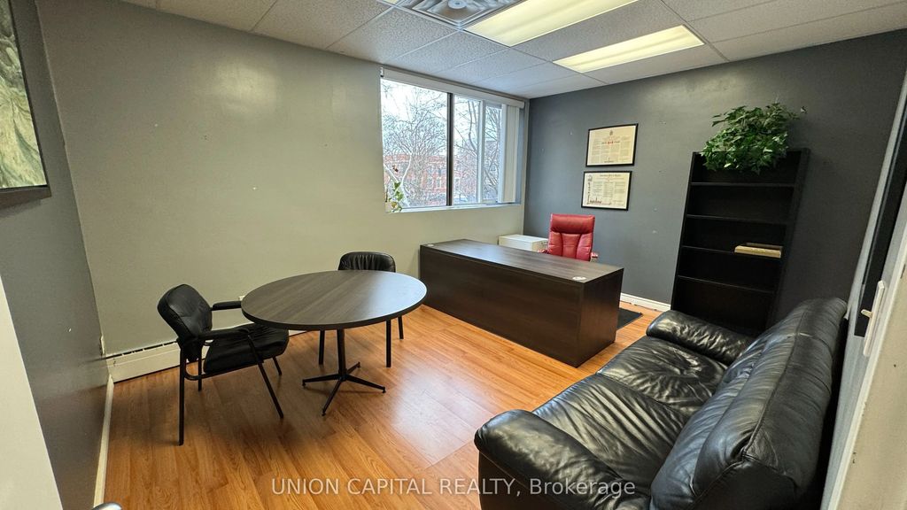 10211 Yonge Street 205, Richmond Hill