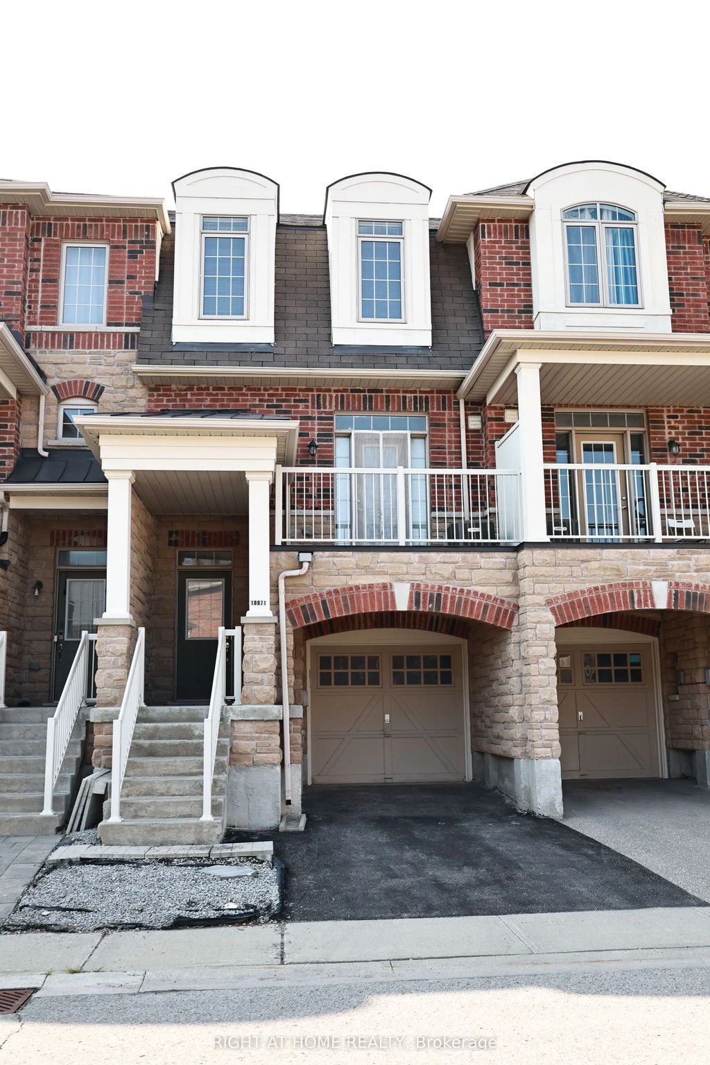 10971 Woodbine Avenue, Markham