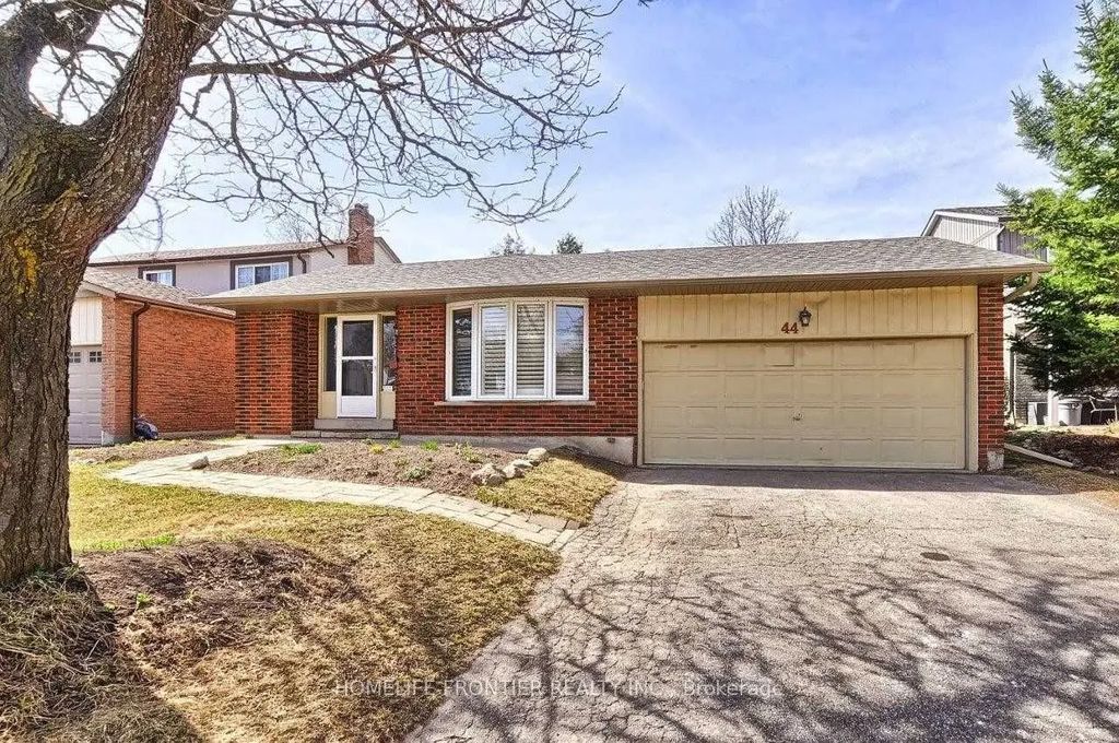 44 Rutledge Avenue, Newmarket