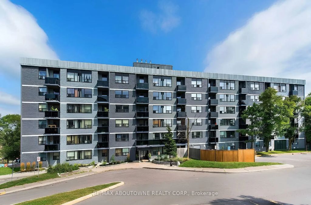 147 Wellington Street W 606, Aurora