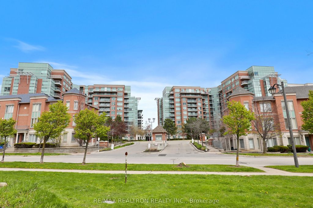 48 Suncrest Boulevard 112, Markham