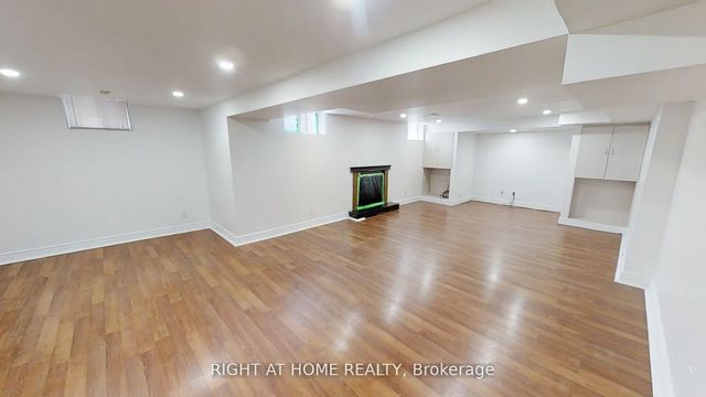 (lower) 31 Northgate Crescent E, Richmond Hill