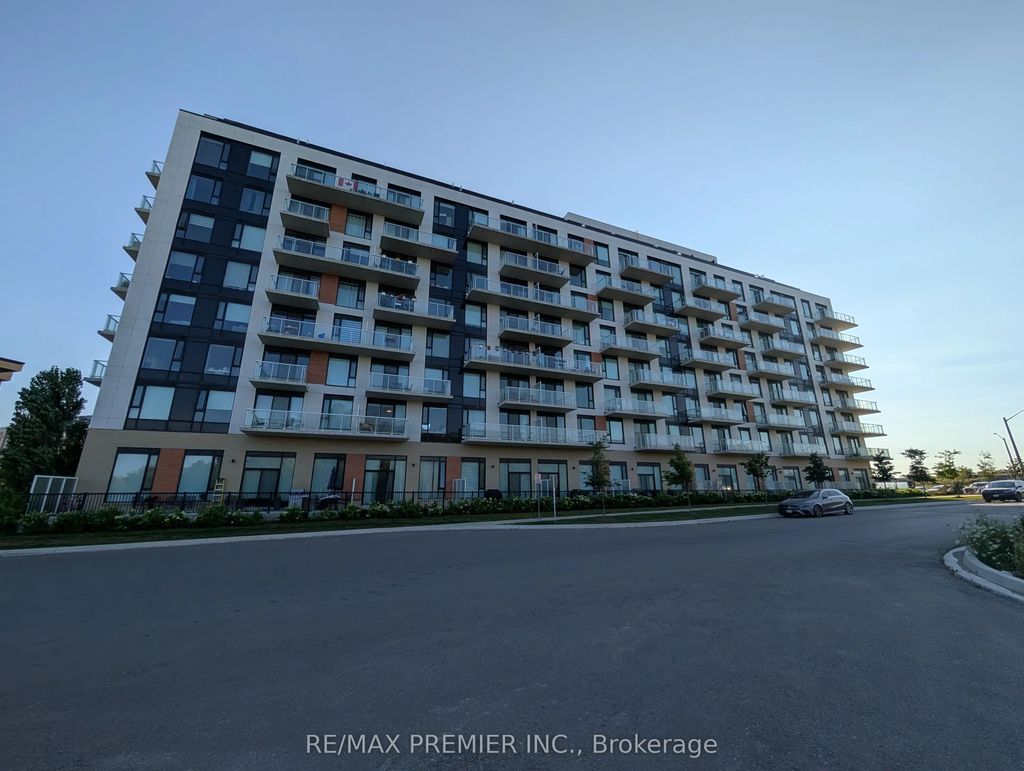 6 David Eyer Road 811, Richmond Hill