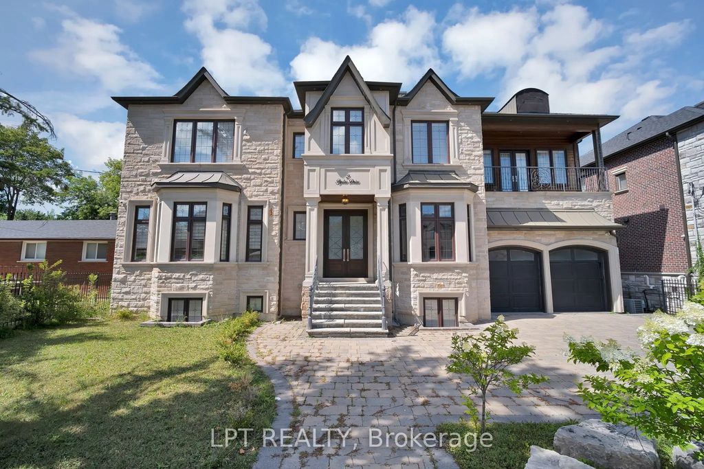 2 Poplar Drive, Richmond Hill