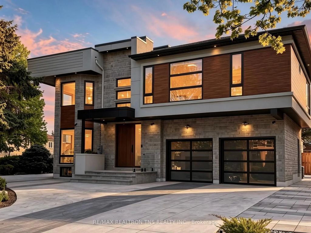 2 Eastgate Crescent, Richmond Hill