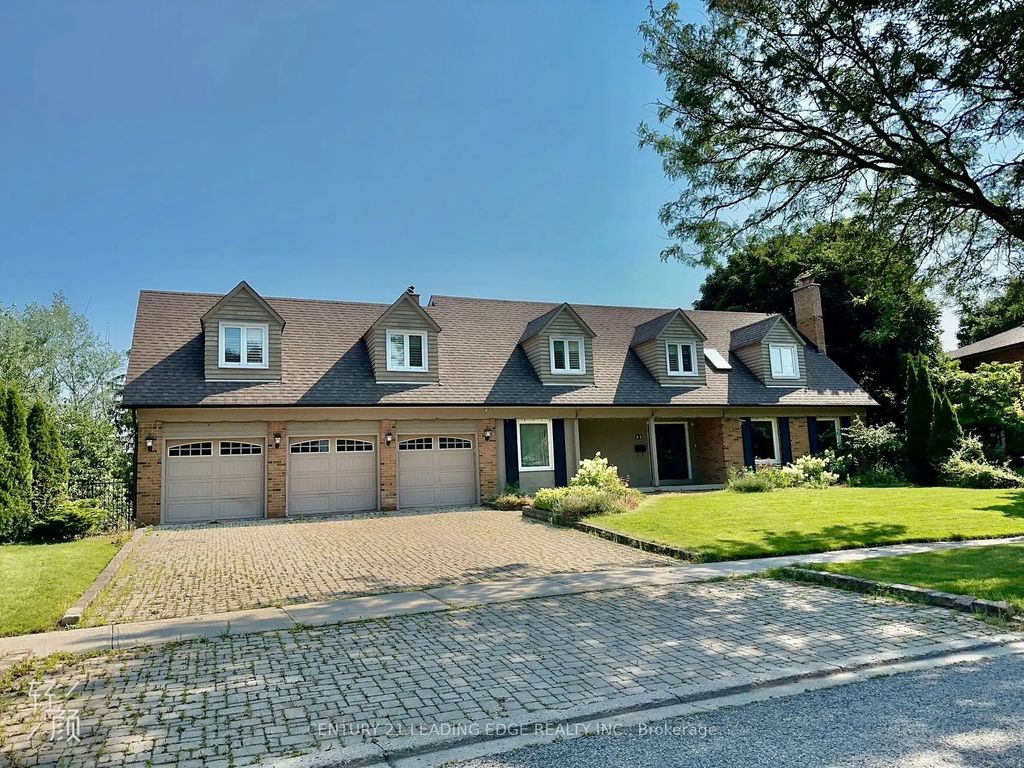 11 Rae Crescent, Markham
