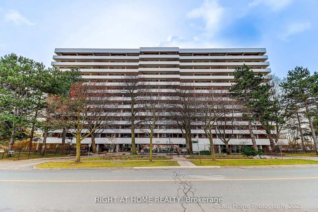 1 Royal Orchard Boulevard 1107, Markham