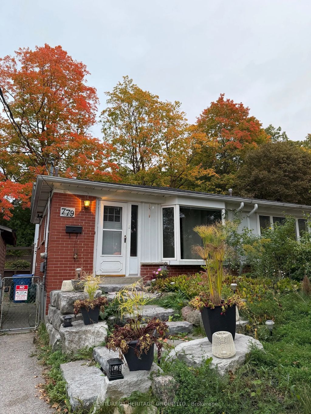 779 Greenfield Crescent Main, Newmarket