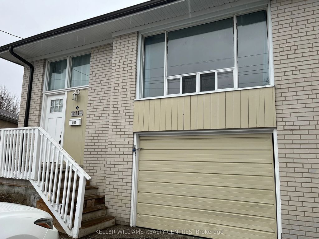211 Silverbirch Drive Upper, Newmarket