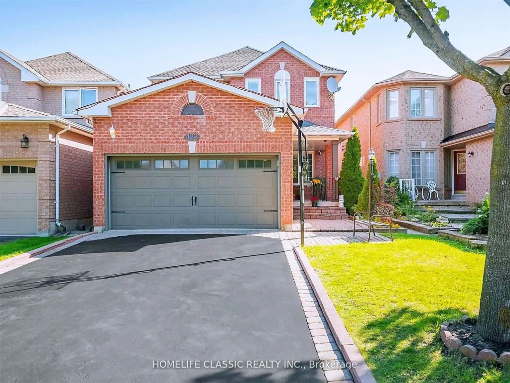 423 Flanagan Court Lower, Newmarket