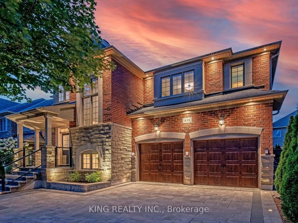 939 Goring Circle, Newmarket
