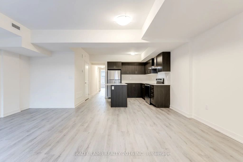 58 Elizabeth Street S 2106, Richmond Hill