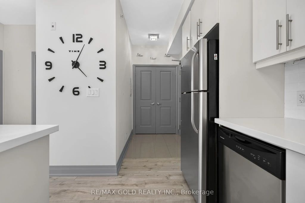 24 Woodstream Boulevard 909, Vaughan