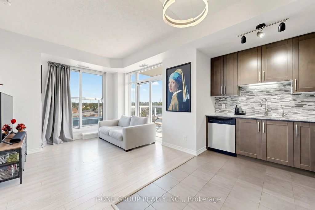 8323 Kennedy Road 508, Markham