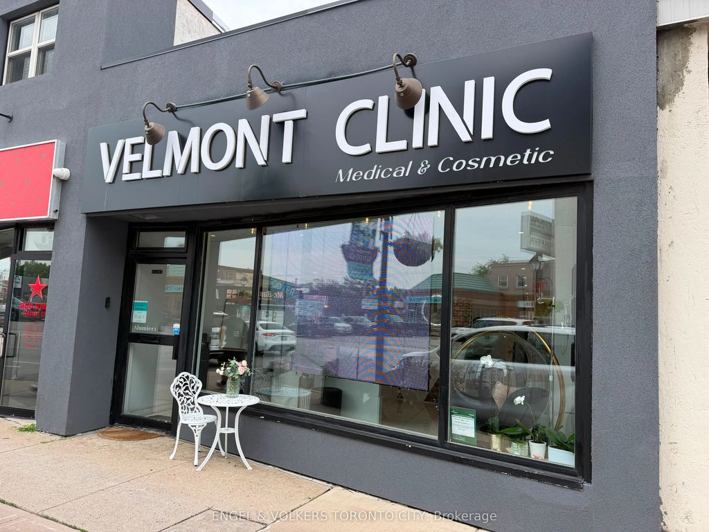 15187 Yonge Street, Aurora