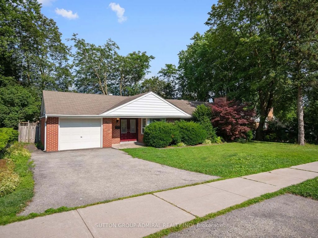 261 Carol Avenue, Newmarket