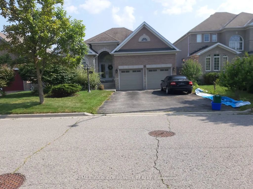 31 Kaitlin Drive Room, Richmond Hill