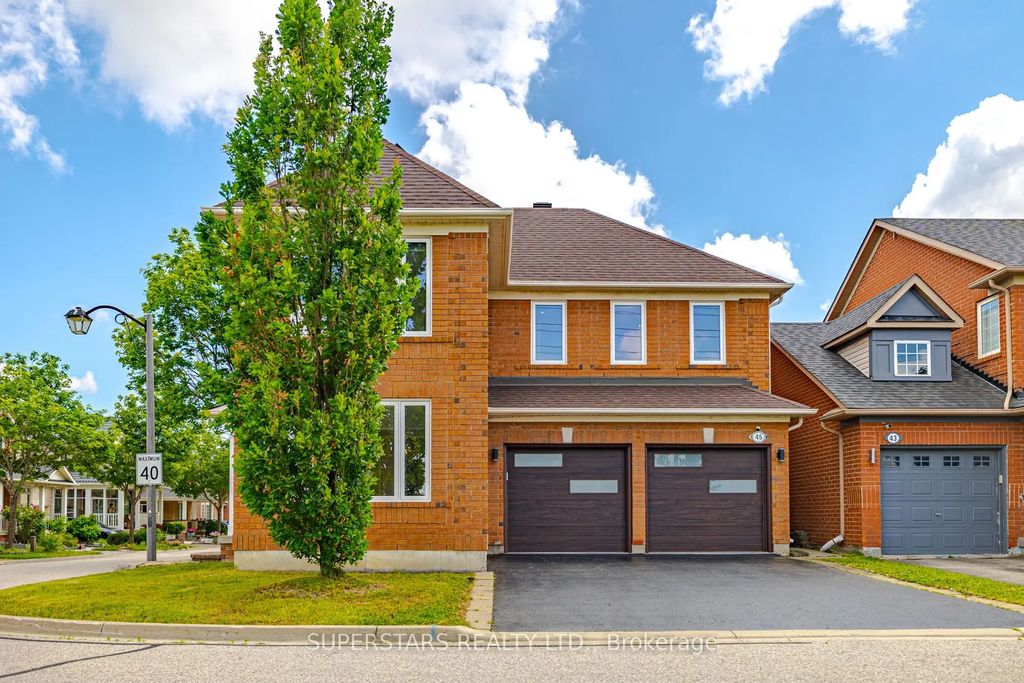 45 Tower Bridge Crescent, Markham