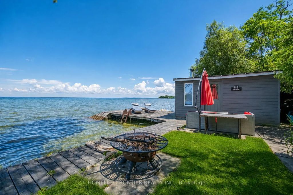 813 Lake Drive E, Georgina