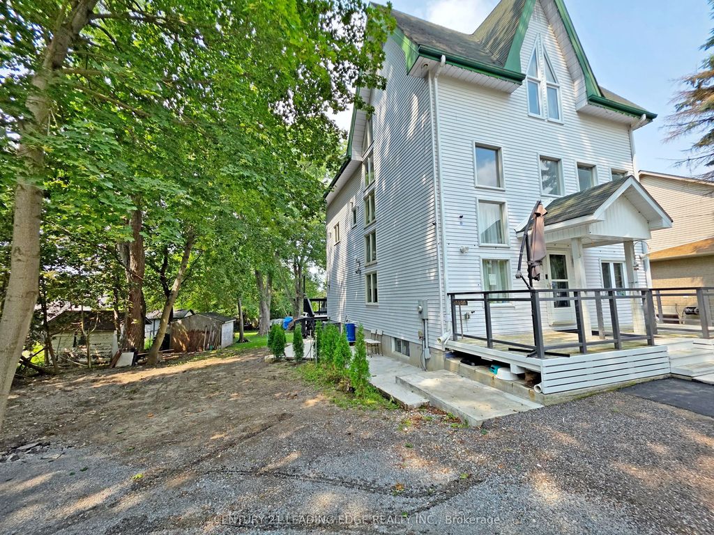 260 Metro Road N B, Georgina