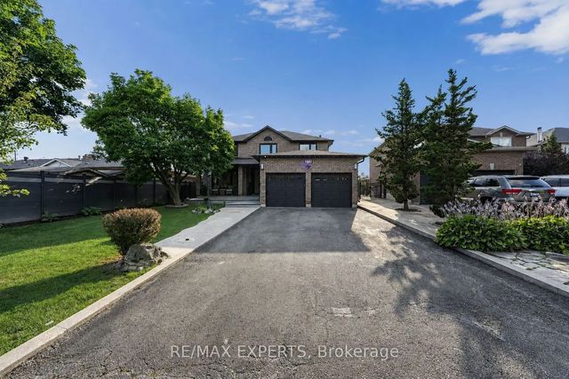 212 Bordeaux Drive, Vaughan