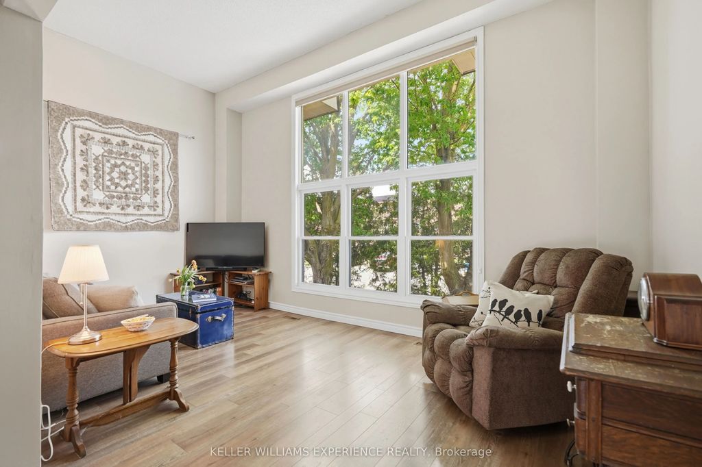 246 Tupper Boulevard 8, New Tecumseth