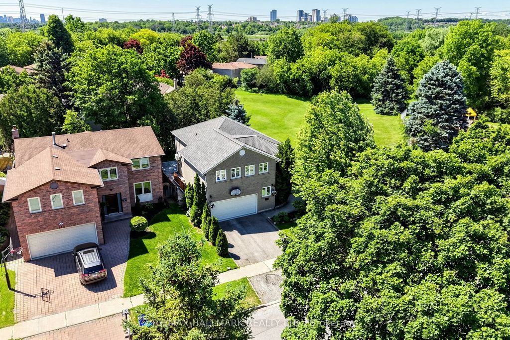 145 Old Surrey Lane, Richmond Hill