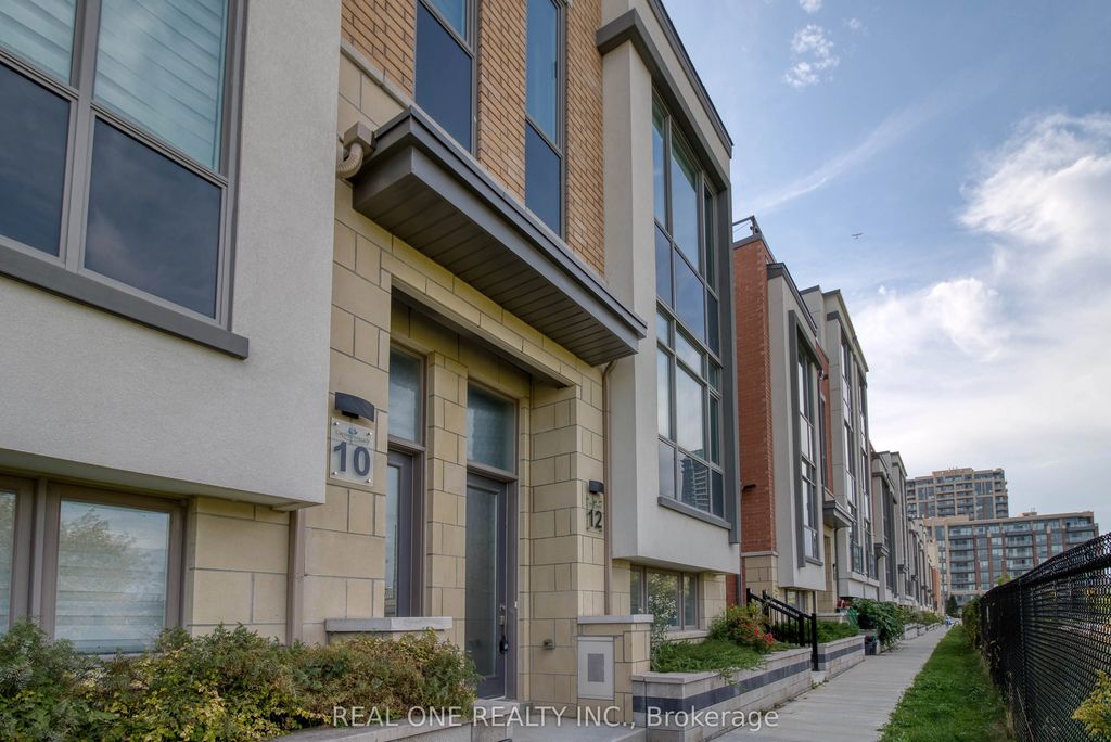 12 Teasel Way, Markham
