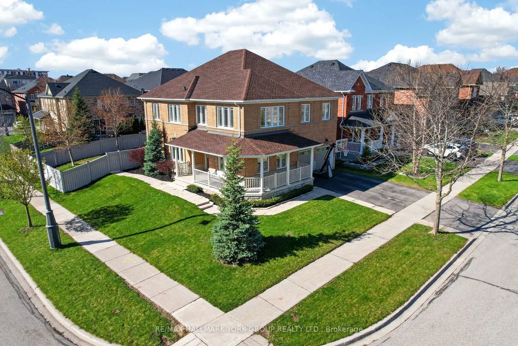75 Mclarty Gate, Aurora