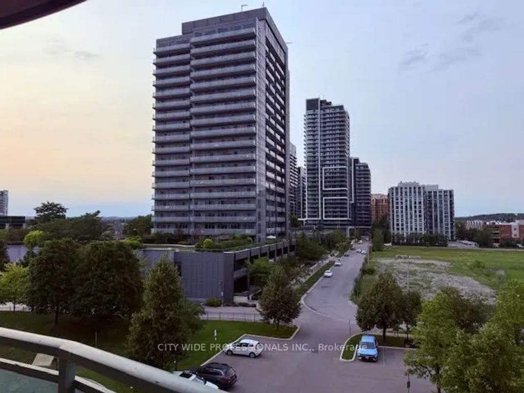 39 Oneida Crescent 509, Richmond Hill