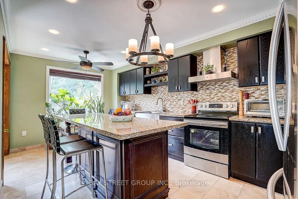 304 Charlton Avenue, Vaughan