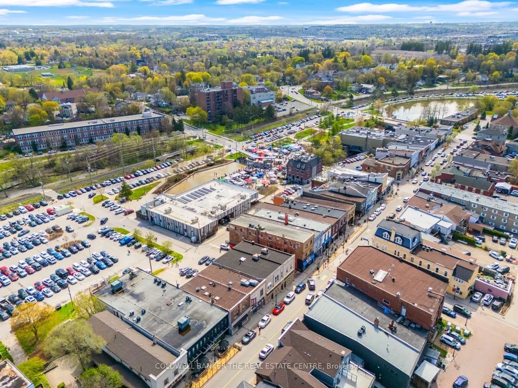 207 Main Street S B, Newmarket