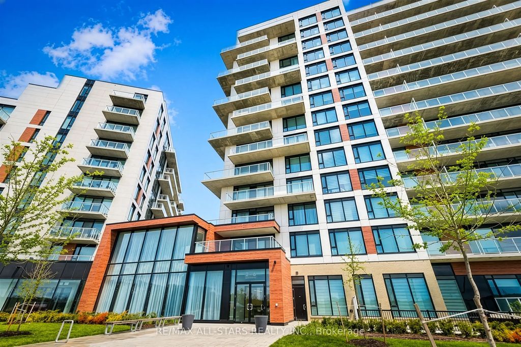 2 David Eyer Road 124, Richmond Hill