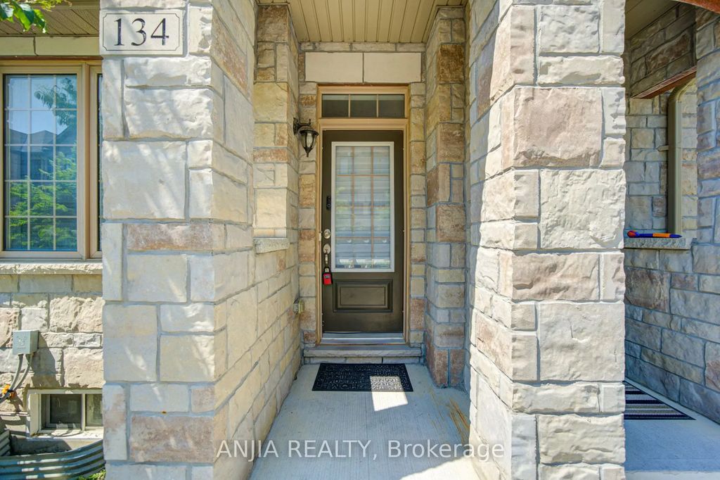 134 Frederick Wilson Avenue, Markham