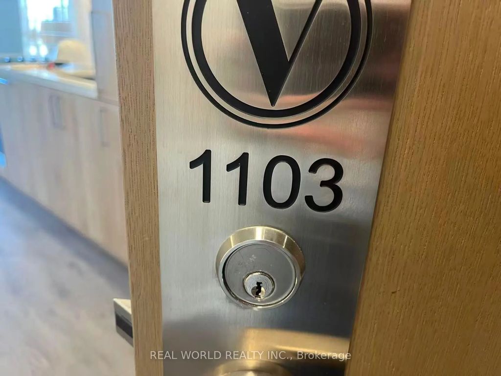 21 Meadowdale Road 1103, Vaughan