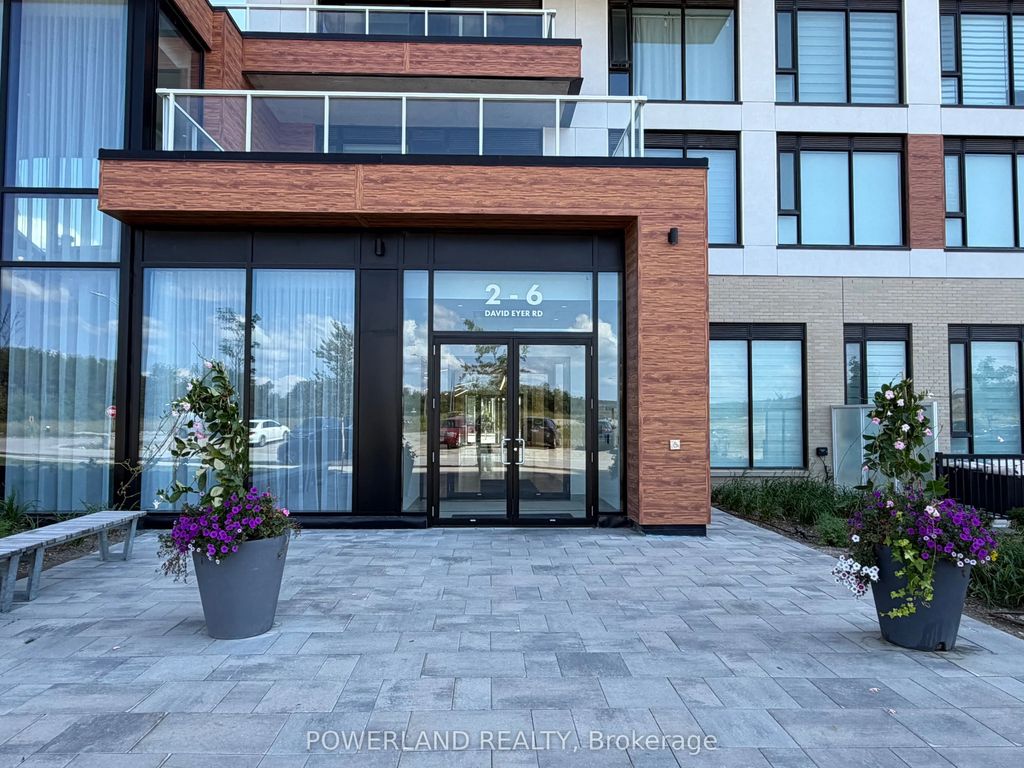 2 David Eyer Road 828, Richmond Hill