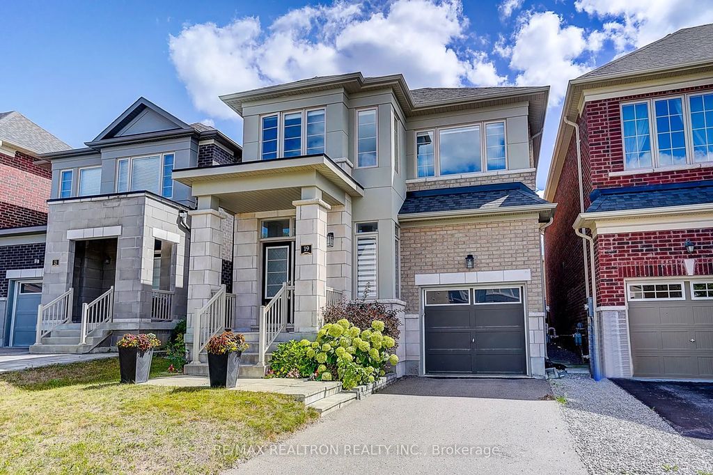 19 Falconridge Terrace, East Gwillimbury