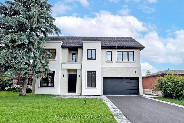 32 Cossar Avenue, Aurora