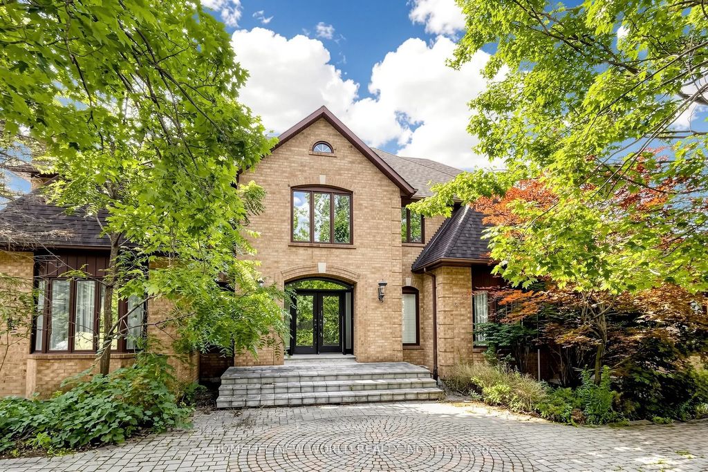 27 Walnut Glen Place, Markham
