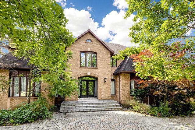 27 Walnut Glen Place, Markham